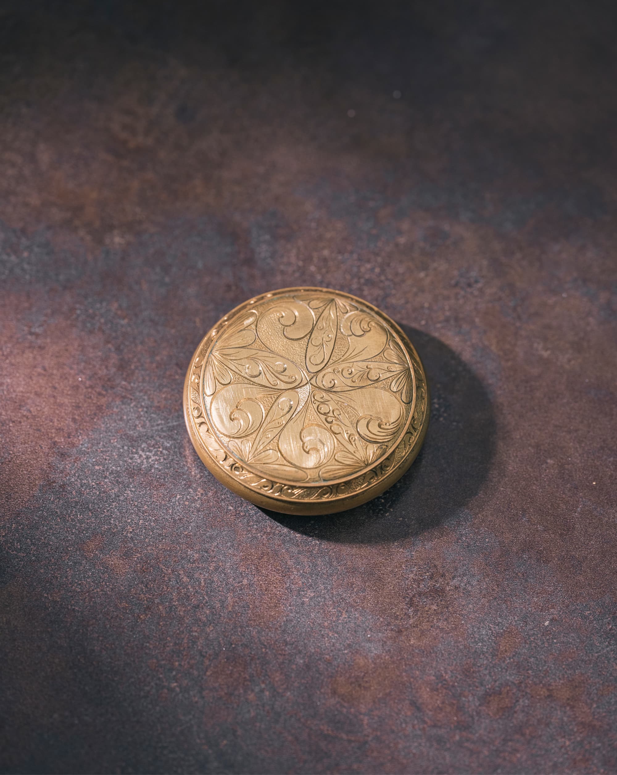 Finition précise avant la mise en pierre