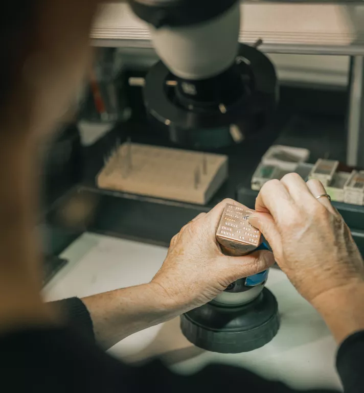 Le module 1 pose les fondations du métier de sertisseur